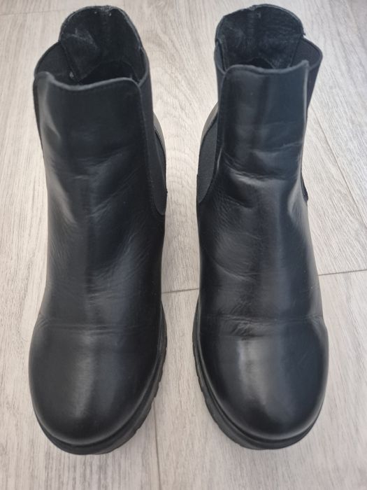 Ghete negre piele Flavia Passini