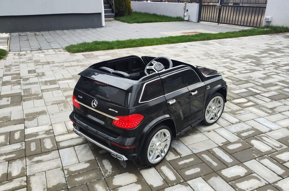 Mașinuță electrica Mercedes pentru copii între 2-6 ani
