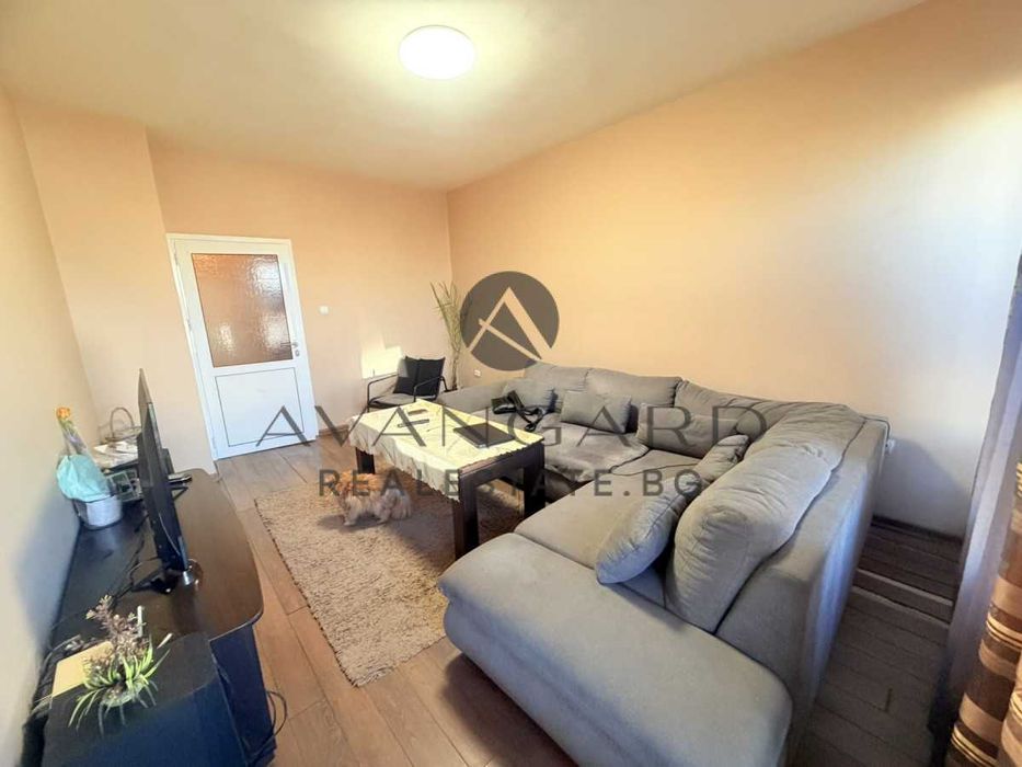 оф.25365 Двустаен с три отделни стаи/ Гагарин