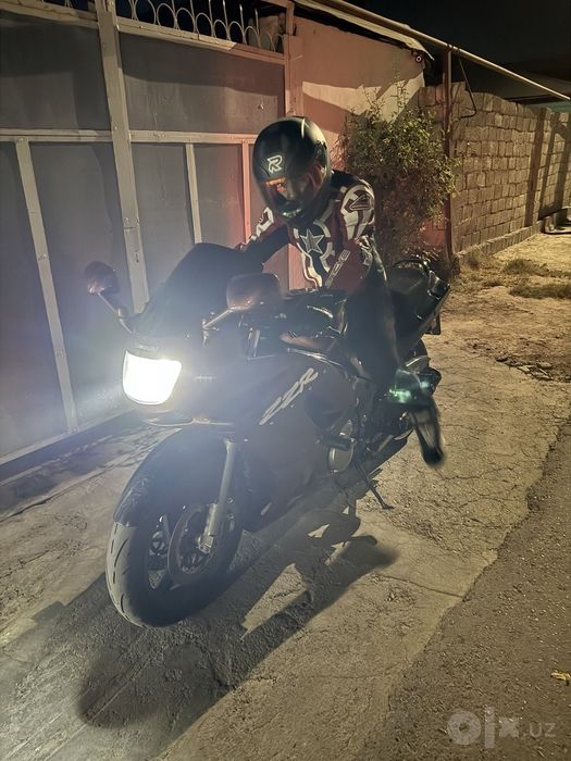 Продается мотоцикл Kawasaki zzr 600