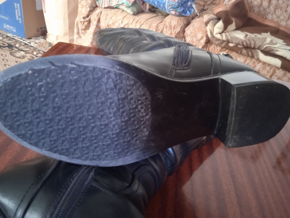 Сапоги ботфорты чёрные на меху 39 размер