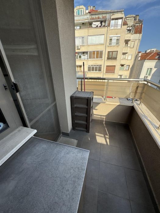 Дава се под наем Тристаен апартамент в Пловдив, Кършияка - 107 кв.м за 850 € - Снимка #11