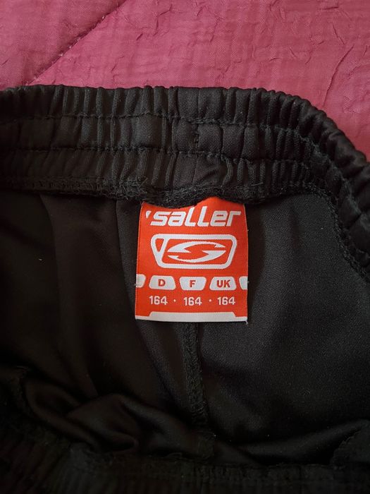 De vânzare pantaloni trening Saller mărime 164