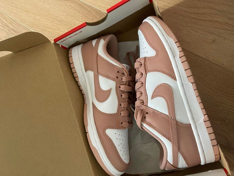 Маратонки Nike розови