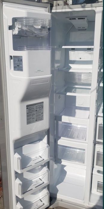 Холодильник большой