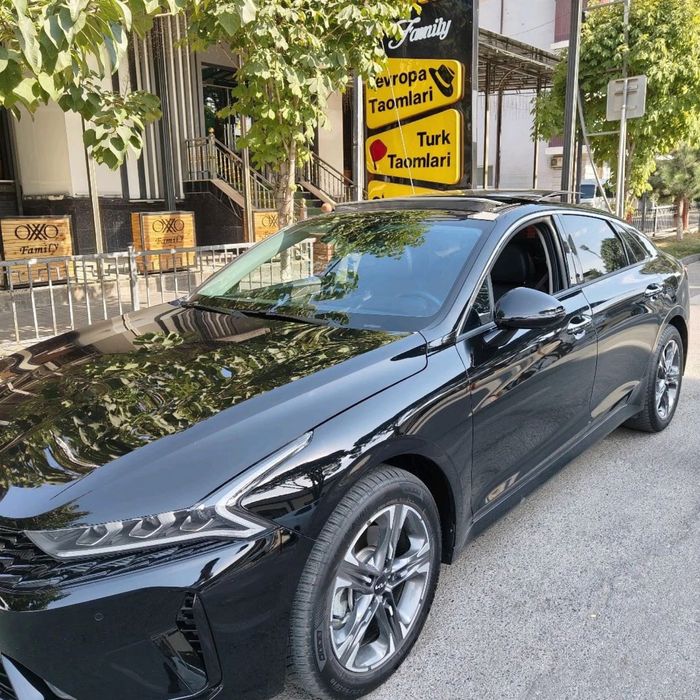 Kia K5 qora bayr