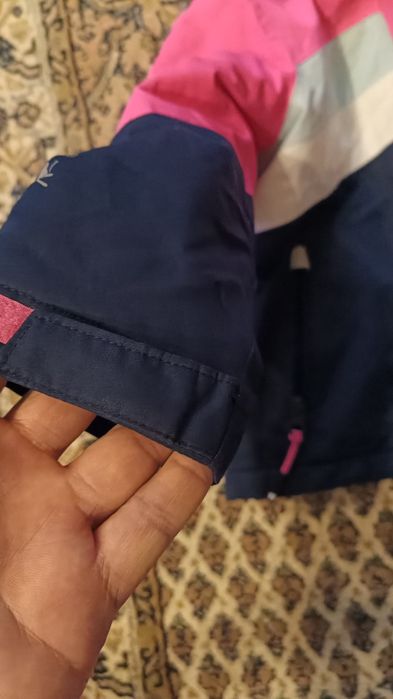 De vânzare costum de  ski