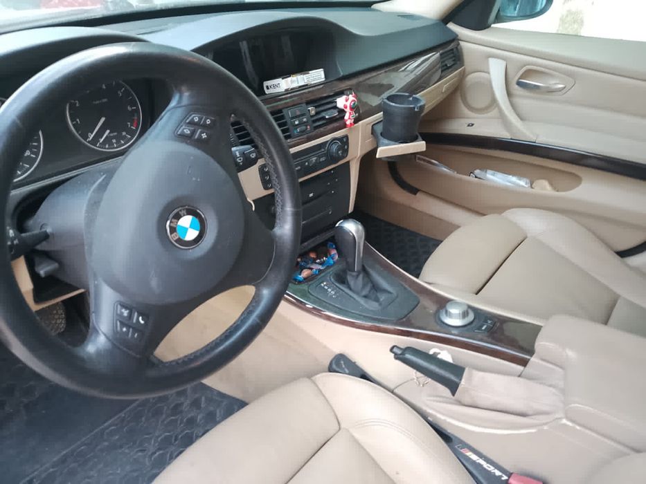 Vând bmw e90 320i