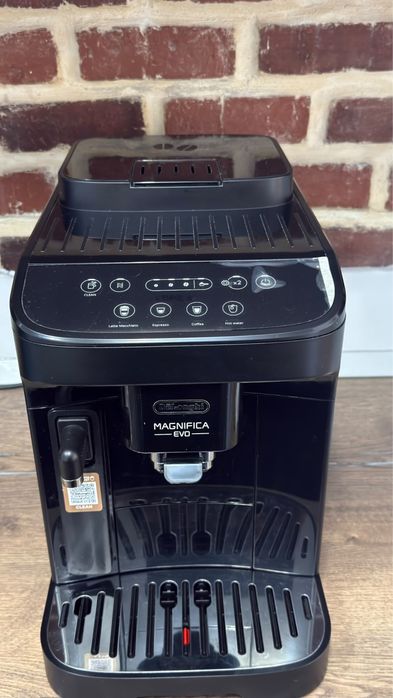 Vand espressor automat Magnifica Evo ECAM 290.51.B