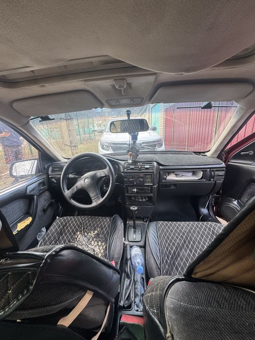 Opel vectra бордовый цвет .