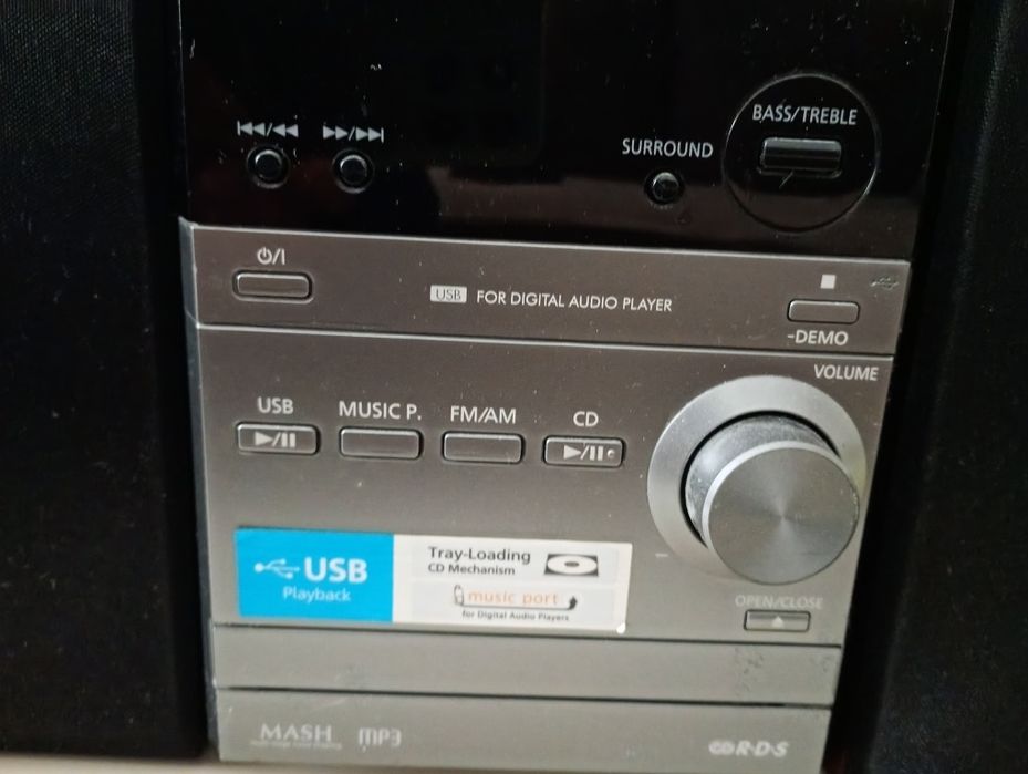 Vând mini combină Panasonic