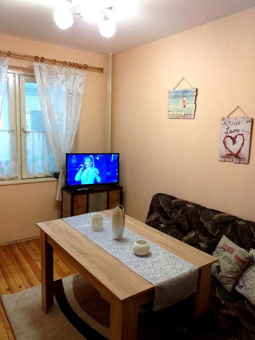 Дава се под наем Двустаен апартамент в Варна, ВИНС - 57 кв.м за 433.5 € - Снимка #1