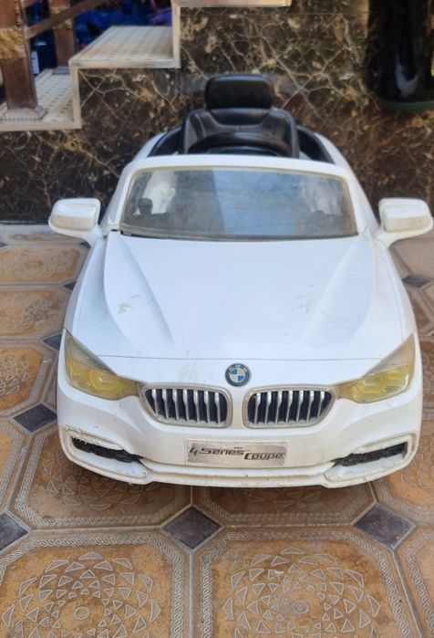 Detskiy elektromobil sotiladi