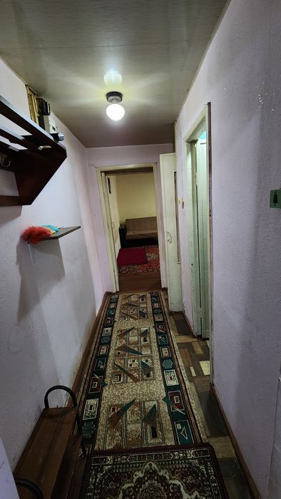 kvartira YASHNOBOD 1 Etaj, 1 xona, hamma mebeli bilan sotiladi srochno