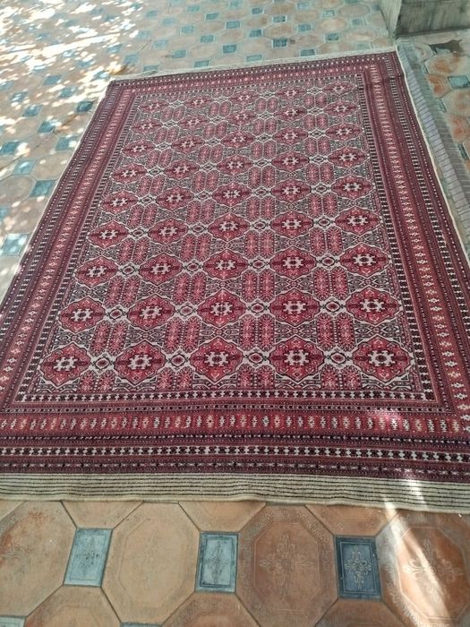 Гилам антиквар  сотилади