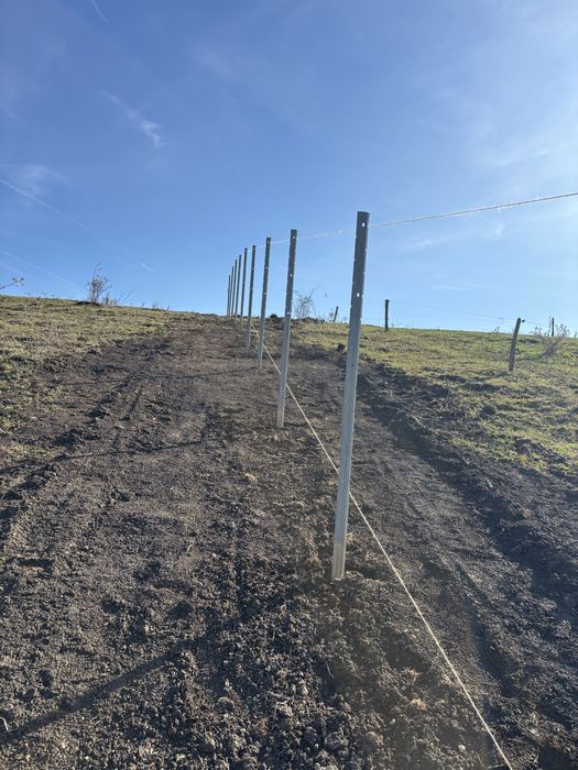 Stalpi  galvanizati noi  /plasa de gard