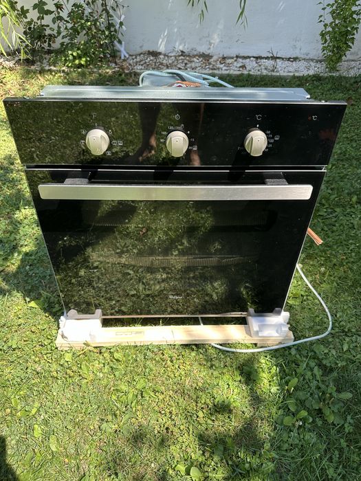 Plita Whirpool neagra pe gaz incorporabila