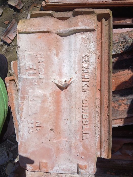 Vând țiglă  preț 0,50bani