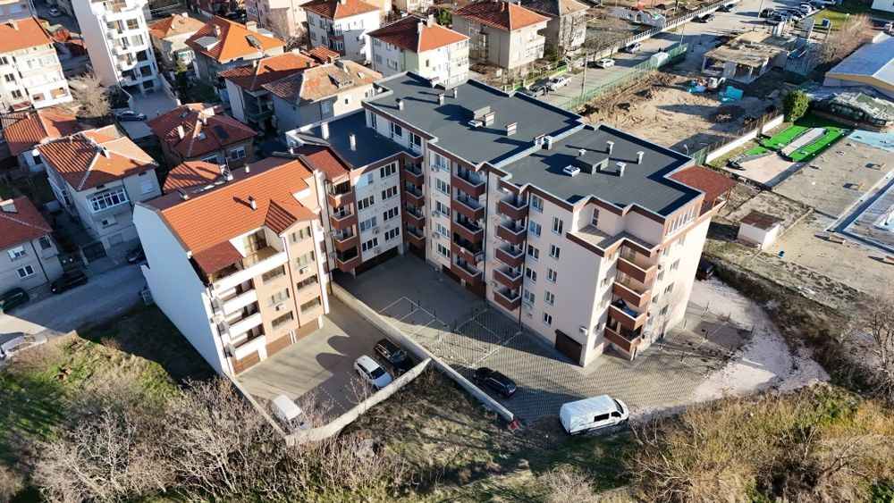 Професионално Заснемане на Къща с Дрон