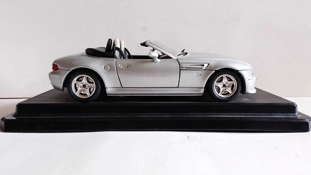 Метални колички Bburago, Maisto и Welly 1:24