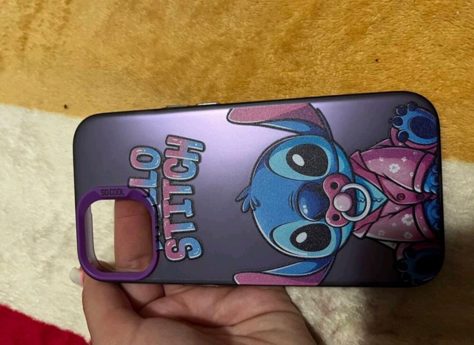 Huse de IPhone cu stitch și simple