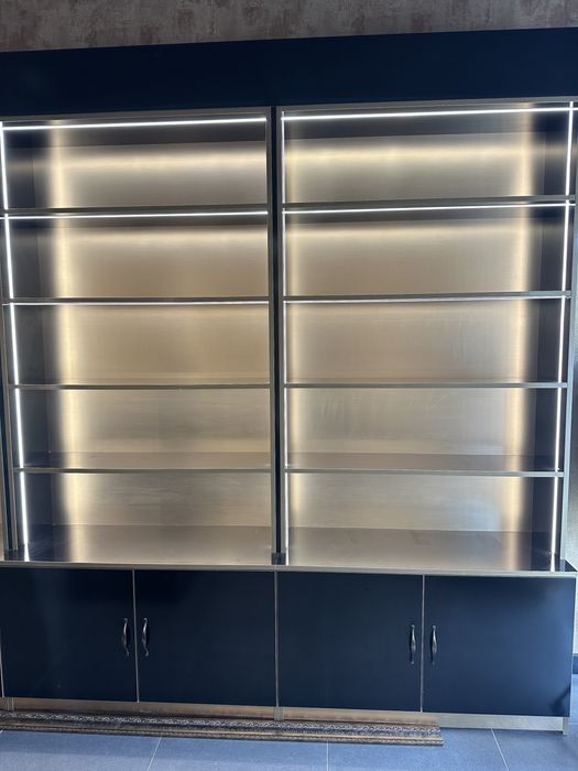 Мебели за магазин