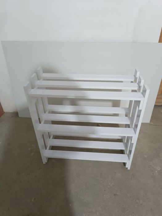 Oyoq kiyim qoʻyadigan.