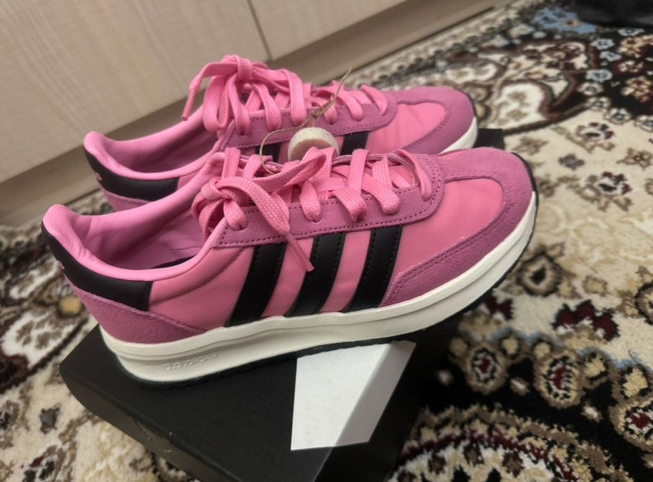 Кроссовки adidas