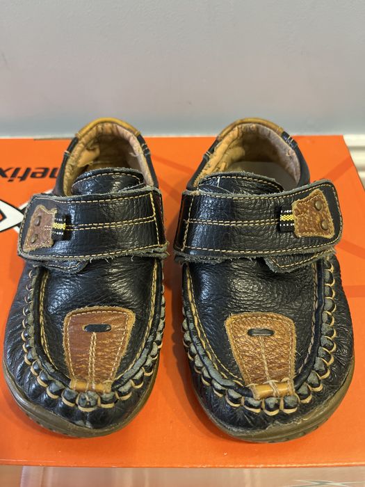 продаются детские ботинки