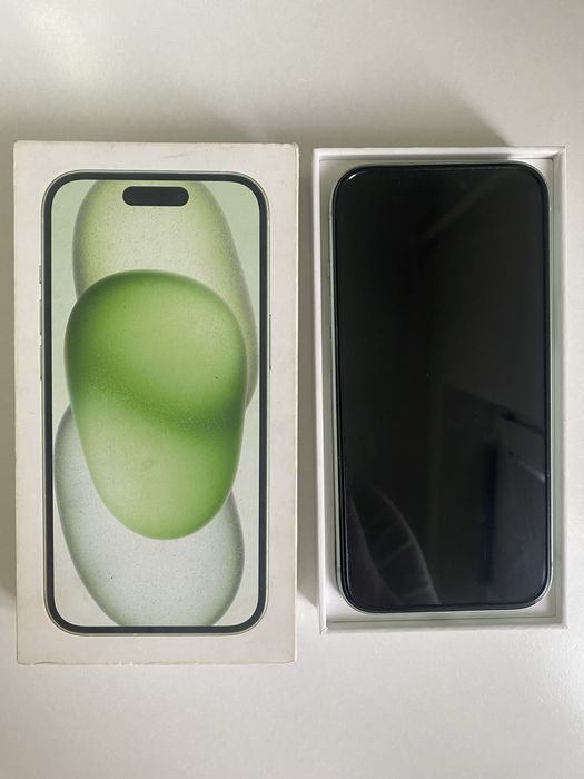 iPhone 15 128GB green