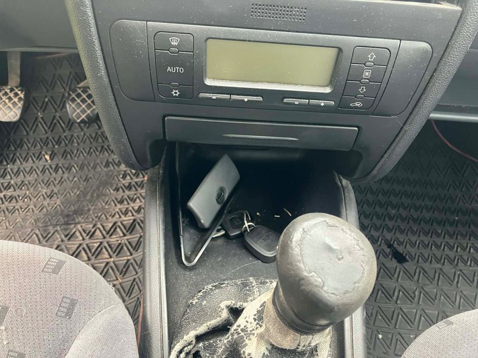 Сеат толедо 1м 2000г