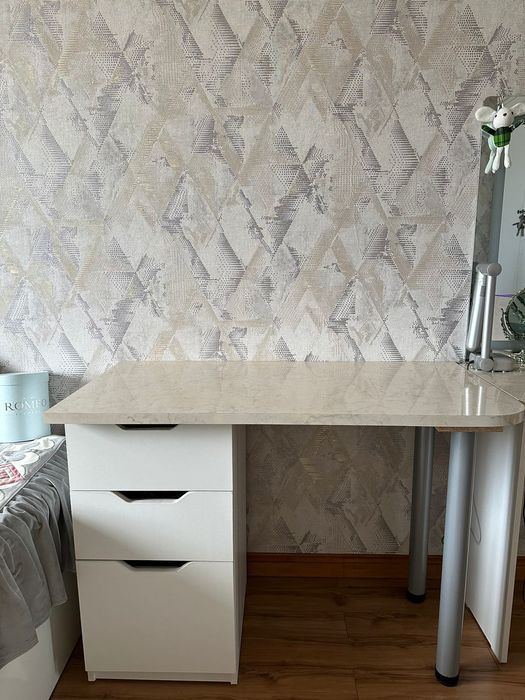 Столик для школьников