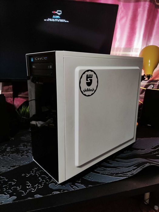 Бюджетен геймърски компютър i5-7500,Rx580,2x8GB, Z270K