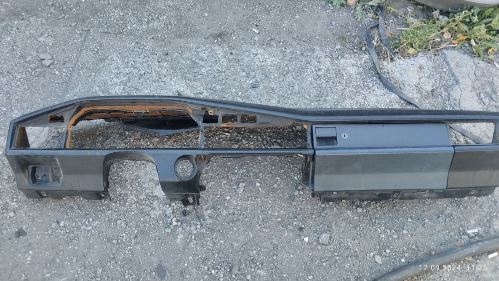 Панель торпеда Мерседес 190 без бордочка