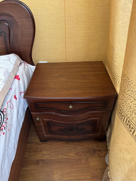 Продам спальный гарнитур Срочно