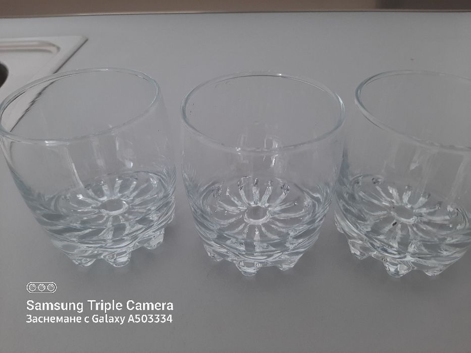 Продавам 3 бр.бели плата