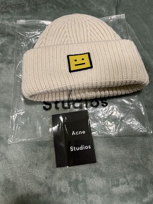Căciulă Acne Studios - Model Face Patch
