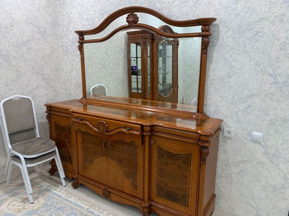 Серванттар  мен стол сатылады