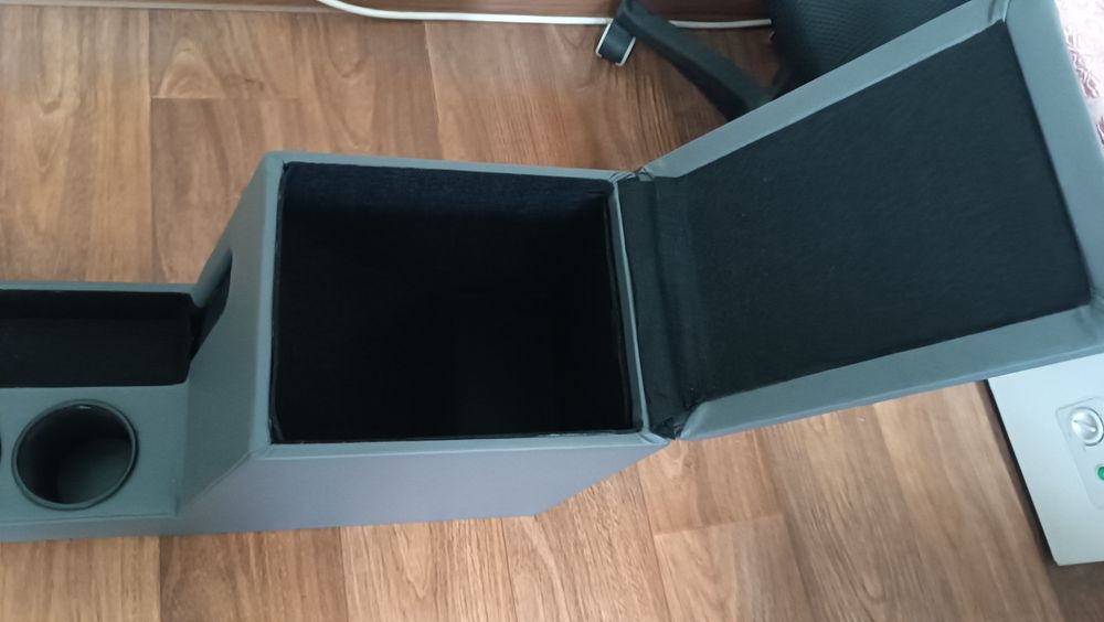 Подлокотник на Ипсум.