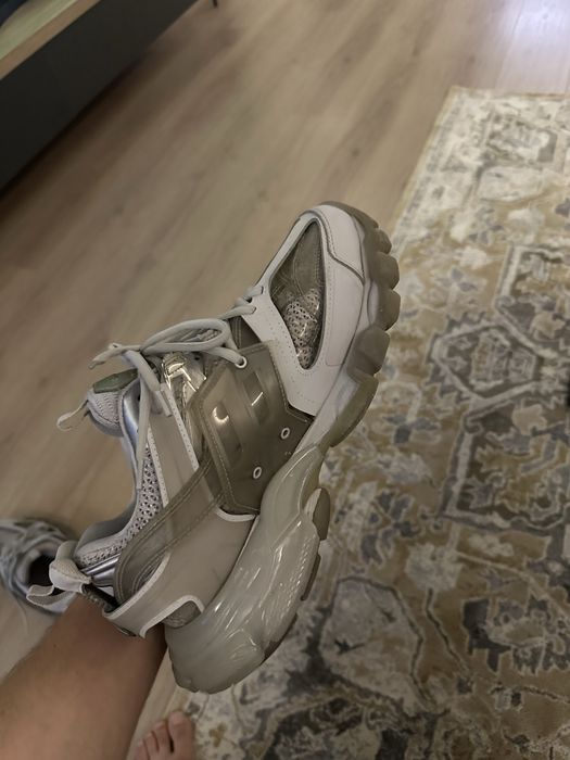 Balenciaga track 42