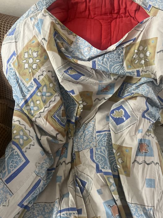 Гладильная доска и одеяла на продажу