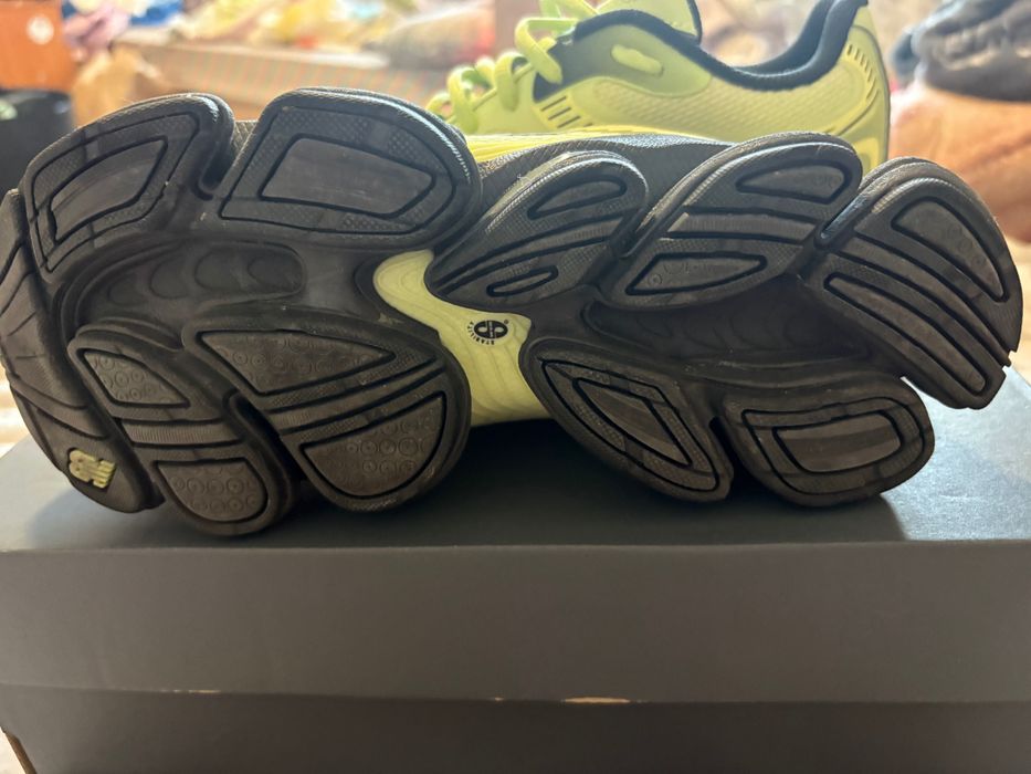 Маратонки new balance