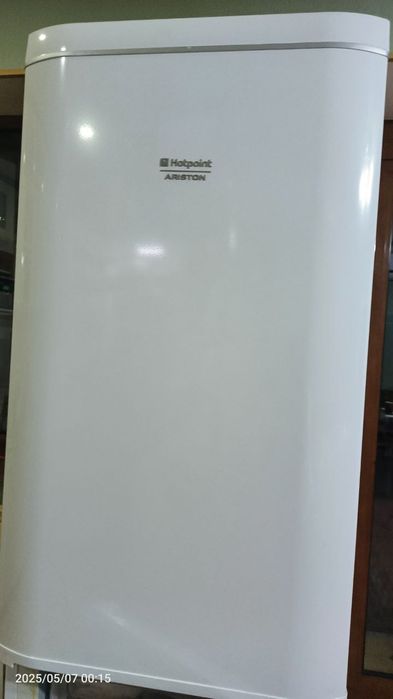 Холодильник продаётся