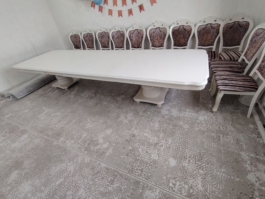 Продаю стол и стулья бу