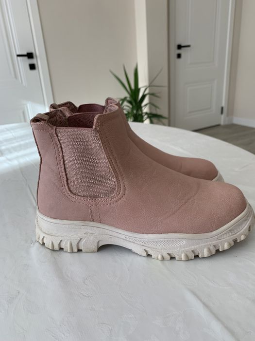 Обувь для девочки  36 размер