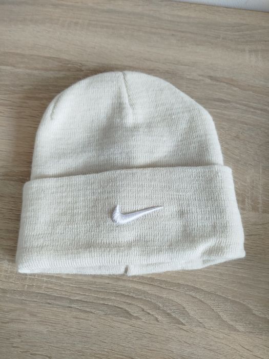 Căciulă noua unisex Nike crem