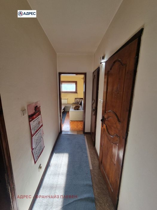 Продава се Двустаен апартамент в Плевен, Сторгозия - 56 кв.м за 646 €/кв.м - Снимка #3