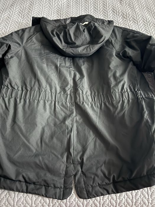 Юношеско яке NIKE , размер L-G . Цена 40€.