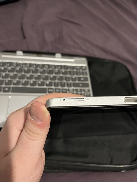 Лаптоп 2в1 Lenovo Miix 320-10ICR – 10.1” Touch, 4GB/64GB, Windows 10