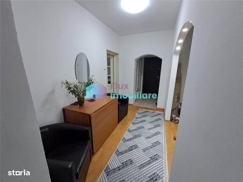 Apartament cu 3 camere decomandat parter inalt George Enescu